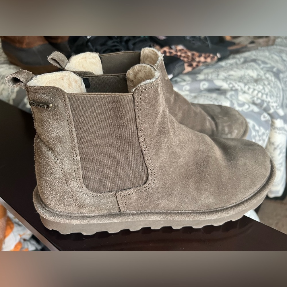 BearPaw suede ankle boots! Sz 9